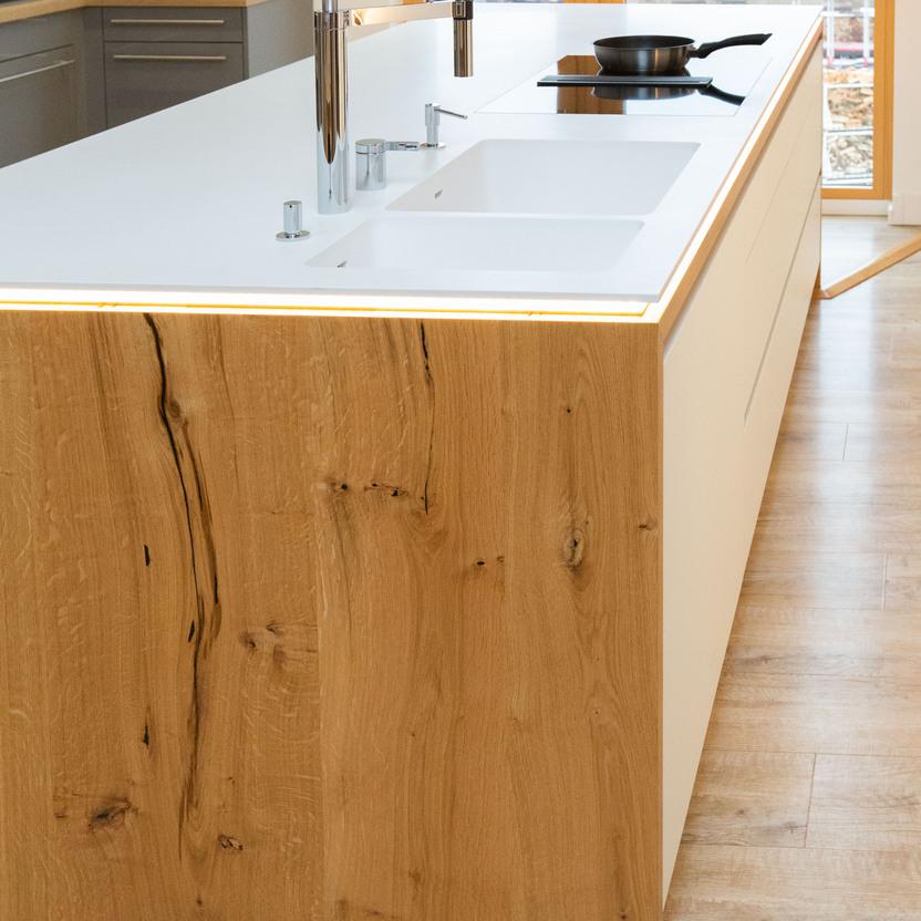 Austellung Holz Weiß