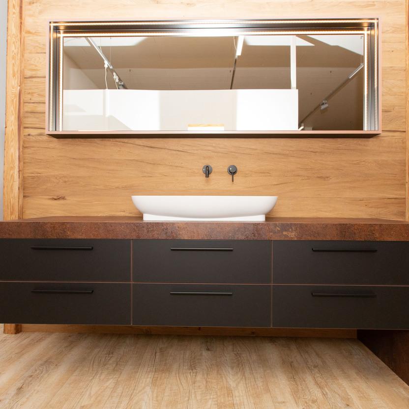 Austellung Holz Weiß