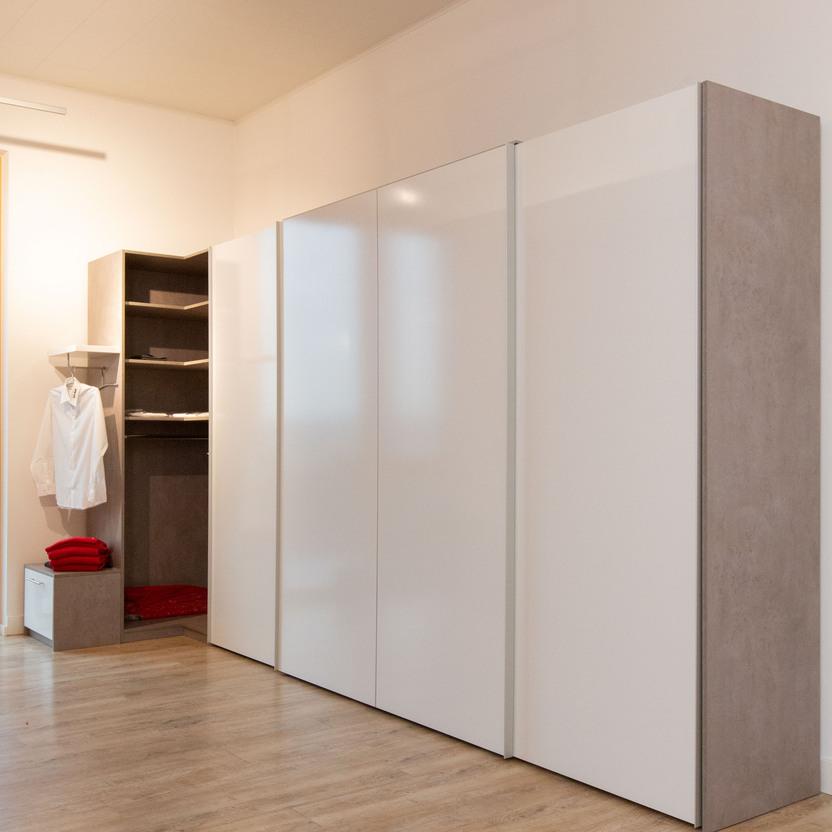 Austellung Holz Weiß